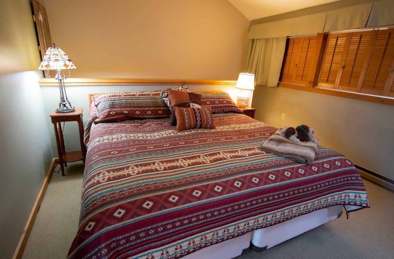 โอคีโม เมาน์เท็น ลอดจ์ Hotel ลัดโลว์ ภายนอก รูปภาพ